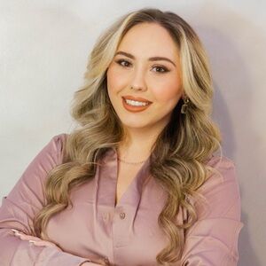 Meet your Posher, Angelina